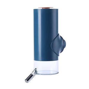 【限量3件優惠】寵物自動續水籠子／飛機籠懸掛式飲水器 (700ml)-貓狗-毛孩物語Pets Thing｜香港寵物貓狗用品專門店：IATA寵物飛機籠、寵物手推車、貓爬架貓樹